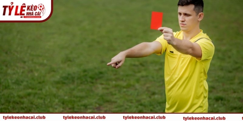 Thẻ đỏ hoặc chấn thương trụ cột là những sự kiện có tác động mạnh đến kèo trực tiếp